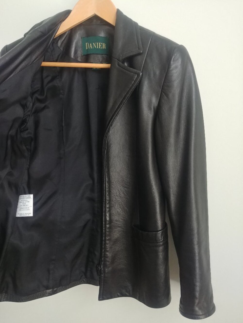 Vintage Danier made in Canada soft genuine leather black jacket size P - Picture 6 of 16